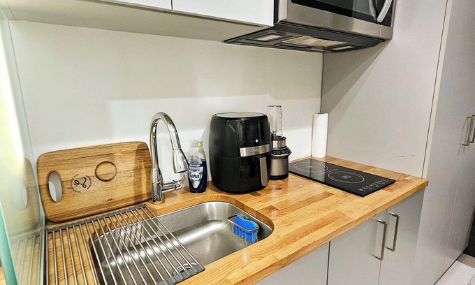 McGinley Square Apartment | Modern Cozy Rest In Jersey City