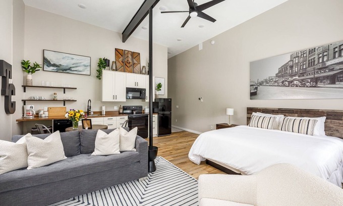 Traverse City Apartment | Modern & Cozy Studio | Walk to Downtown & Beach