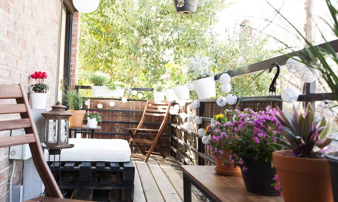 Judge's Hill Apartment | ★Modern,CozyCouple's Getaway w/Relaxing Patio!★