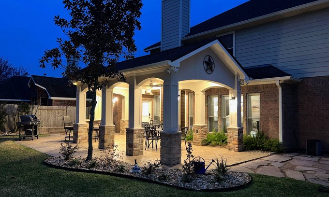 Cypress House | Modern Cypress Haven-4BR+GAMEROOM+PATIO