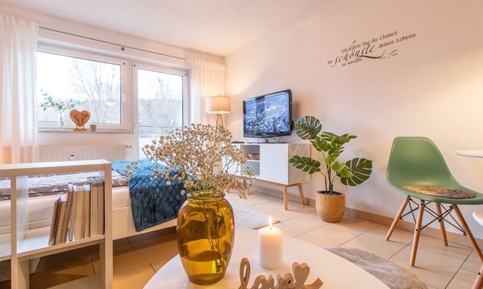 Schwarzenberg/Erzgeb. Apartment | Modern Apartment I Balcony I Free Parking I WLAN