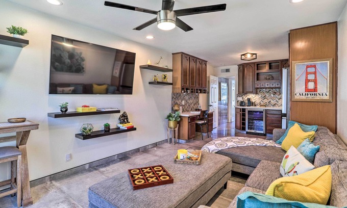 Desert Hot Springs Condo | Modern Desert Hot Springs Condo w/Pool Access!