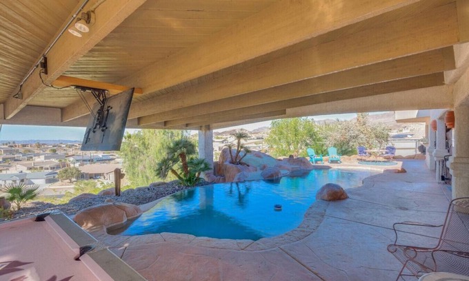 Lake Havasu City House | Modern Desert Stay: Private Pool, Games & Comfort