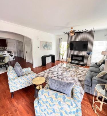 Sylvan Hills Villa | Modern Downtown ATL Retreat