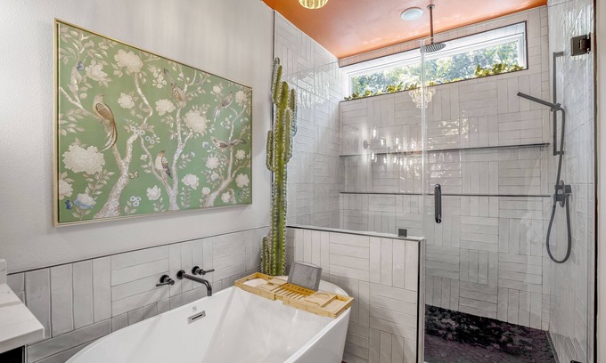 Northside House | Modern Downtown Houston Home, Sleeps 14, Hot Tub