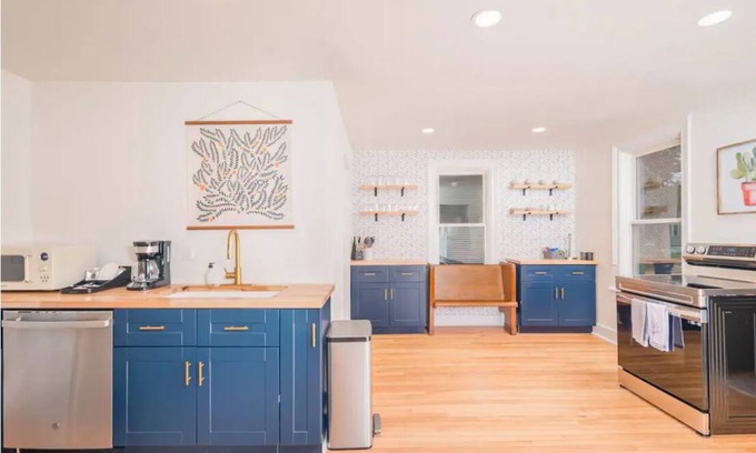 Appleton House | Modern Downtown Living-Appleton