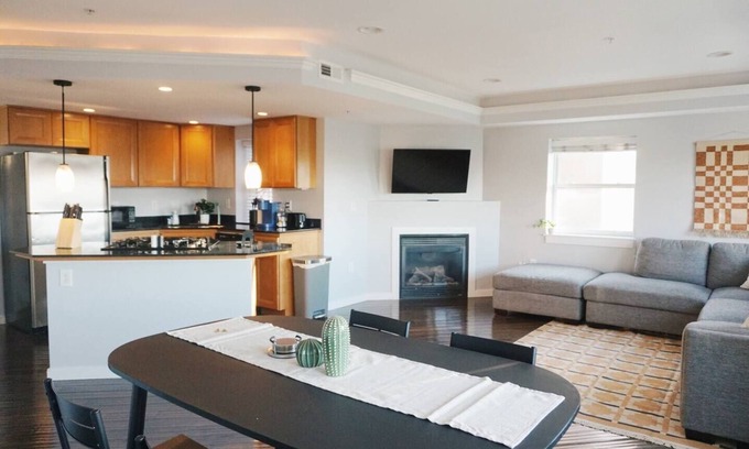 Downtown Salt Lake City Apartment | Modern Downtown Apartment | Walk to Restaurants & Shops