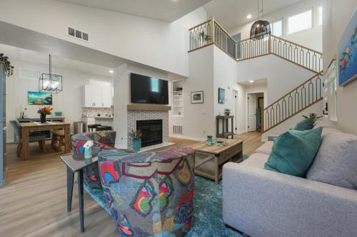 Encinitas House | Modern Dream Home - Fire Pit, Grill, Large Yard & AC
