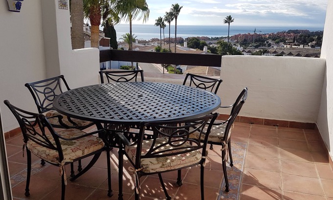 Castillo de Sabinillas Apartment | Modern Duquesa 2 Bed,Outstanding view of sea/golf