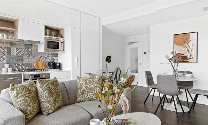 Caulfield North Apartment | Modern Elegance Caulfield North