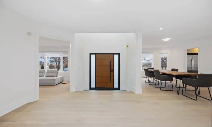 Richmond Hill House | Modern Elegant Home North Toronto