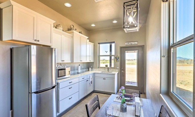 Elgin House | Modern Elgin Home: Walk to Wineries + Pets Welcome