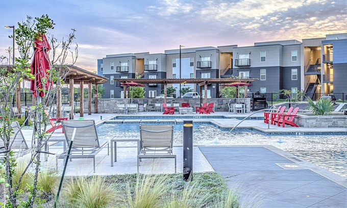 Marble Falls Apartment | Modern Escape: Brand New & Resort-Style Amenities like Pool and Golf Sim