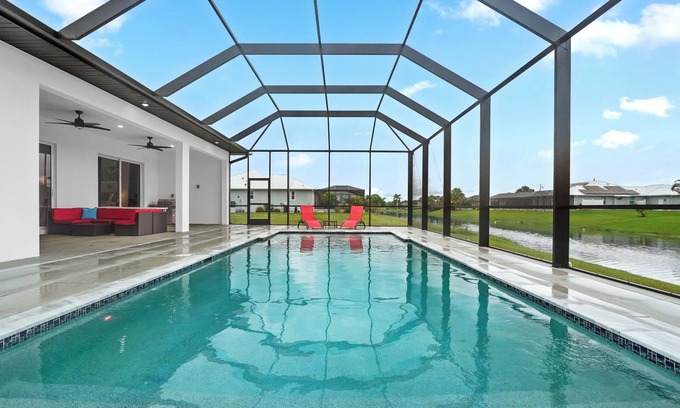 Pine Valley House | Modern Escape in Florida