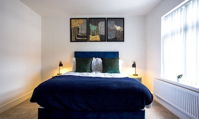 Stoke-on-Trent House | Modern & Exclusive home away from home