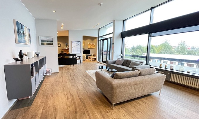 Haaleiti House | Modern family friendly house centrally located in Reykjavik, with Hot Tub