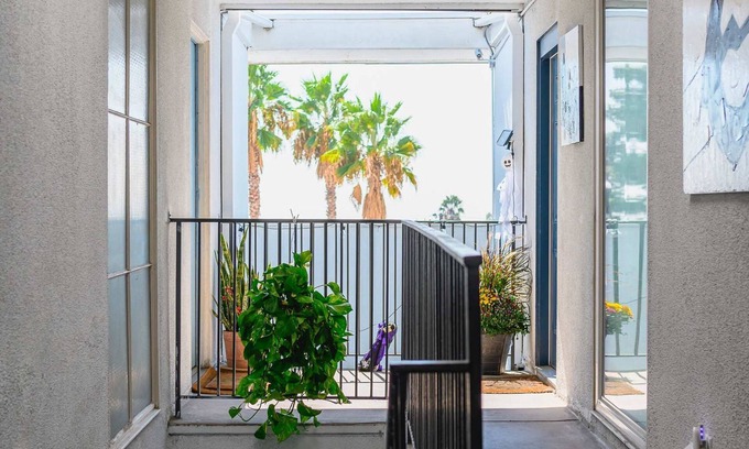 Altadena Apartment | Modern Family Getaway With Spacious Living Areas
