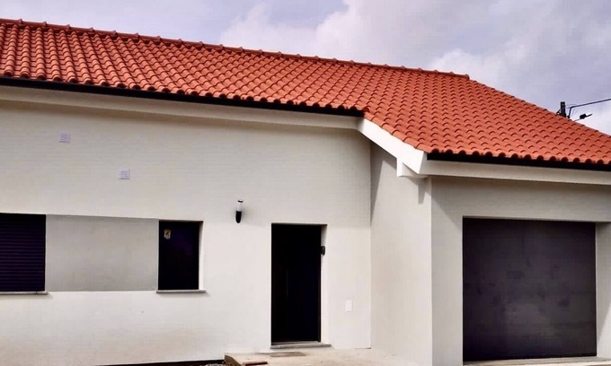 Santa Comba Dao House | Modern family vacation home of 160m2 near the lake for 10 people.