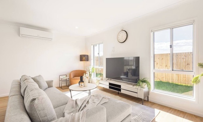 Greenbank House | Modern Family Retreat in Premier GreenbankLocation