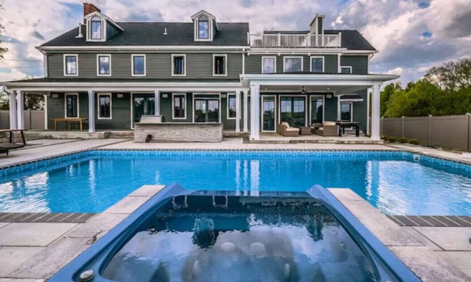 Jacobstown Villa | Modern Farm Estate Close to Six Flags and Vineyards!