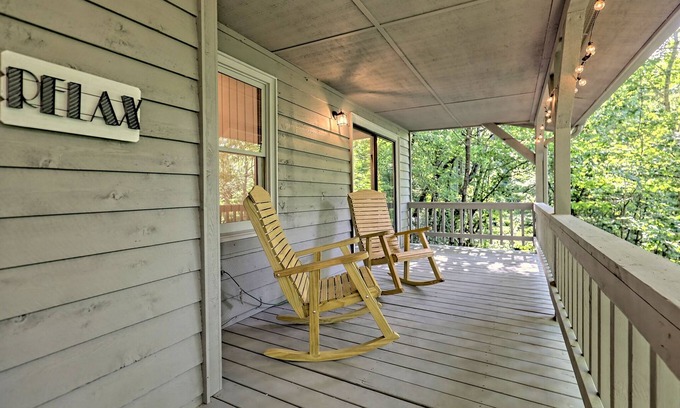 Screamer Mountain House | Modern farmhouse for family fun - mins to downtown