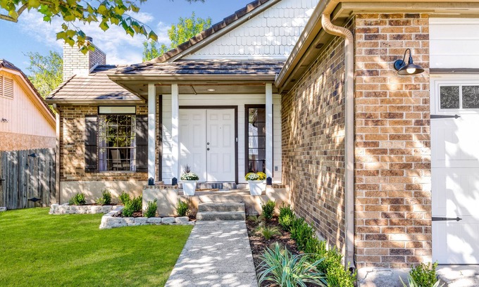 Boerne House | Modern Farmhouse Home in Downtown Boerne Hill Country off Main St