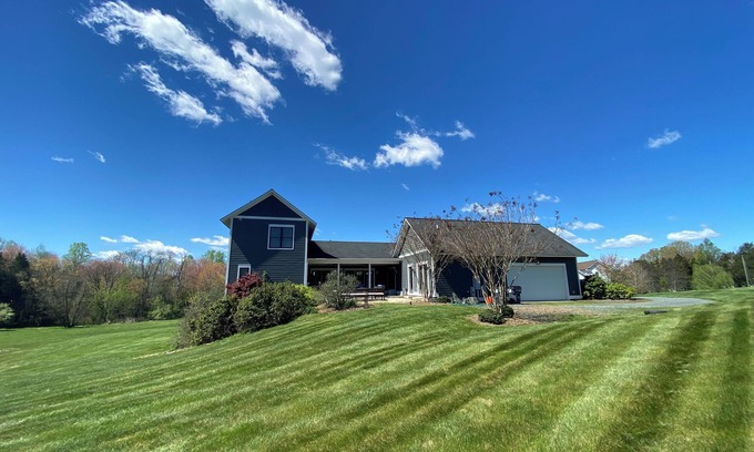 Royal Acres House | Modern Farmhouse in Keswick 4BR/4BA
