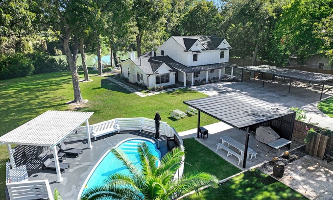 Seguin Other | Modern Farmhouse on the Guadalupe River in Seguin, TX!