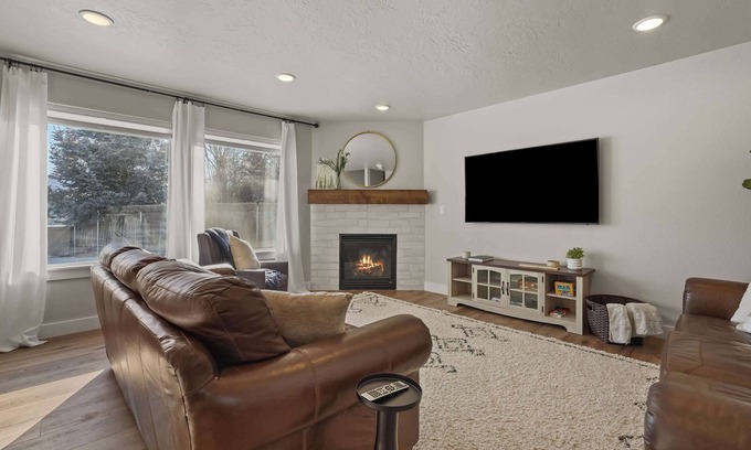 Meridian House | Modern Farmhouse Retreat | 5BR | With Pool Views