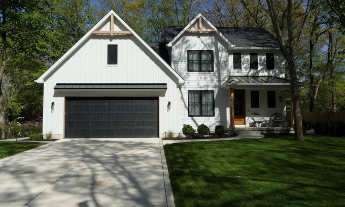 Michigan City House | Modern Farmhouse Retreat-10 Min Walk to Lake Michigan-Hot Tub-Sauna
