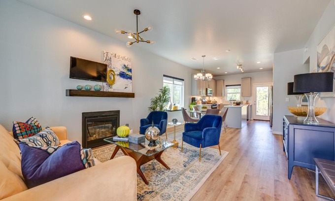 Flagstaff House | Modern Flagstaff Vacation Rental with 2 Living Areas