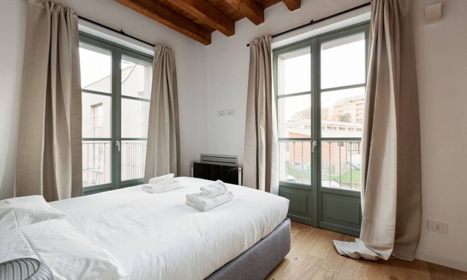 Barona Apartment | Modern flat in Milan with terrace