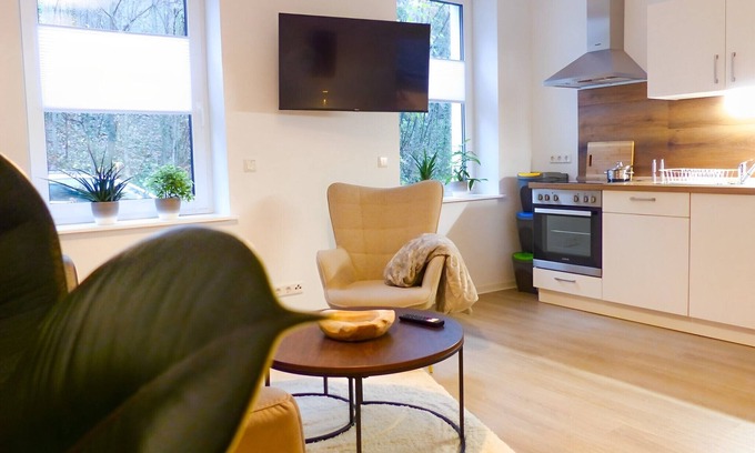 Aschersleben Apartment | ※Modern flat, queen size bed, NETFLIX, kitchen, near AMEOS※