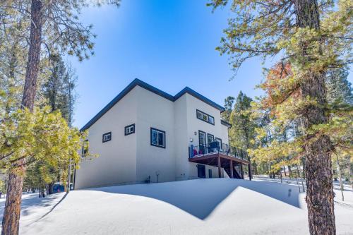 Florissant House | Modern Florissant Mountain Retreat with Deck and Grill