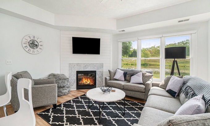 Manistee Condo | Modern Fully Renovated HV Condo