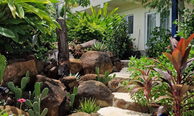 Savannes Apartment | Modern garden apartment close to airport and sea