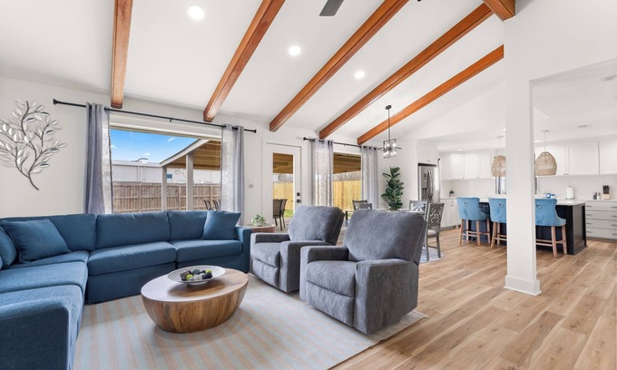Lake Charles House | Modern Getaway - Near Golf & Casinos