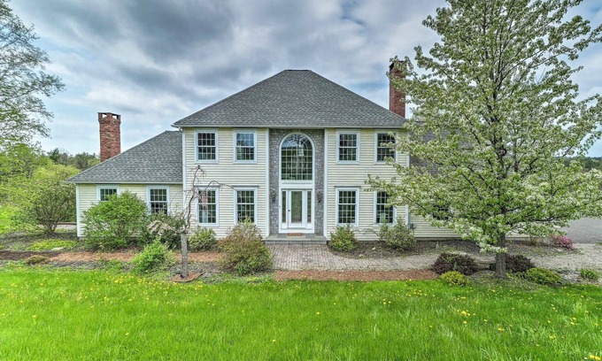 Goshen House | Modern Goshen House w/Deck, Backyard & Views