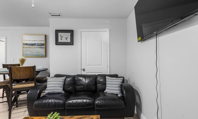 The Roads House | Modern Guest House Apt/Next to Brickell/1Bed/1Bath
