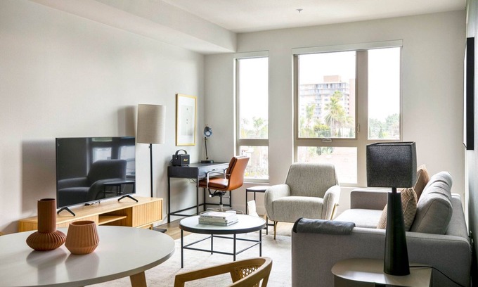 Hillcrest Apartment | Modern Hillcrest 1BR w/Gym, W/D & Pool, nr bars & shops, by Blueground