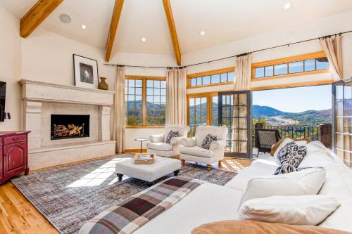 Summit Park House | Modern Hillside Manor
