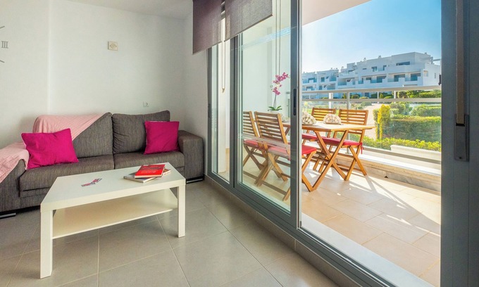 Conil de la Frontera Apartment | Modern holiday apartment with pool, WIFI & garage - Casa Grullo