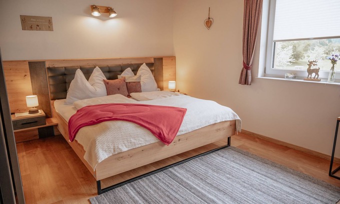 Sankt Georgen am Reith Apartment | Modern holiday apartment (85 sqm) with sun terrace and carport