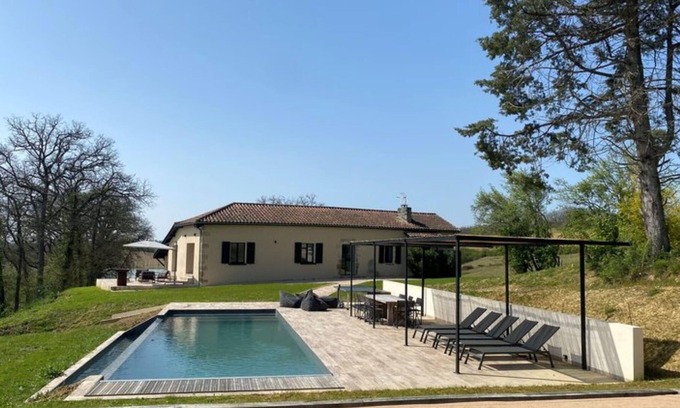 Peyrusse-Grande House | Modern Holiday Home in Le Gers with Private Pool