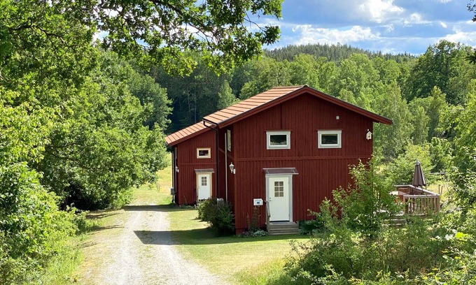 Valdemarsvik House | Modern holiday home with boat and WiFi in the countryside
