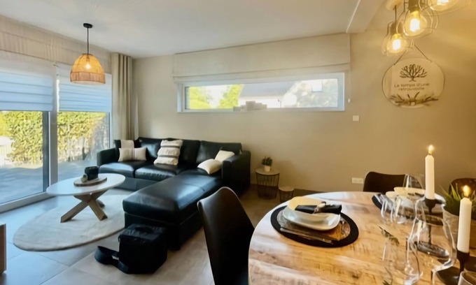 Jalhay House | Modern holiday home in Jalhay with terrace