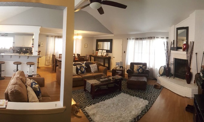 Heritage Park House | Modern Home: 20 mins to Downtown Houston, Galveston, & NRG