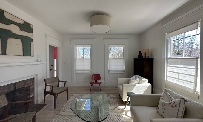 Vineyard Haven House | Modern Home close to Steamship and Downtown Vineyard Haven!