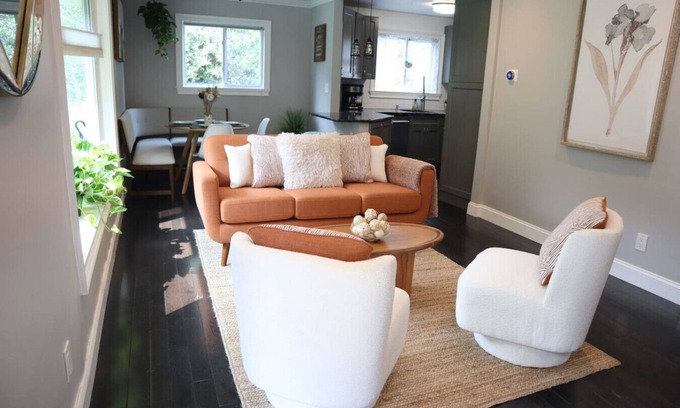 Ampere House | Modern Home Close to NYC!