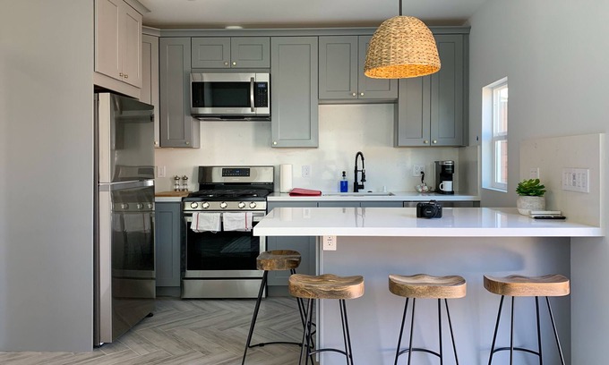 Mid City House | Modern Home in LA w/Rain Shower